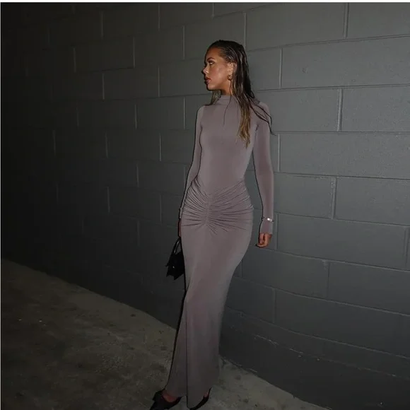 Elegant Long Sleeve Gray Dress - Picture 5 of 7
